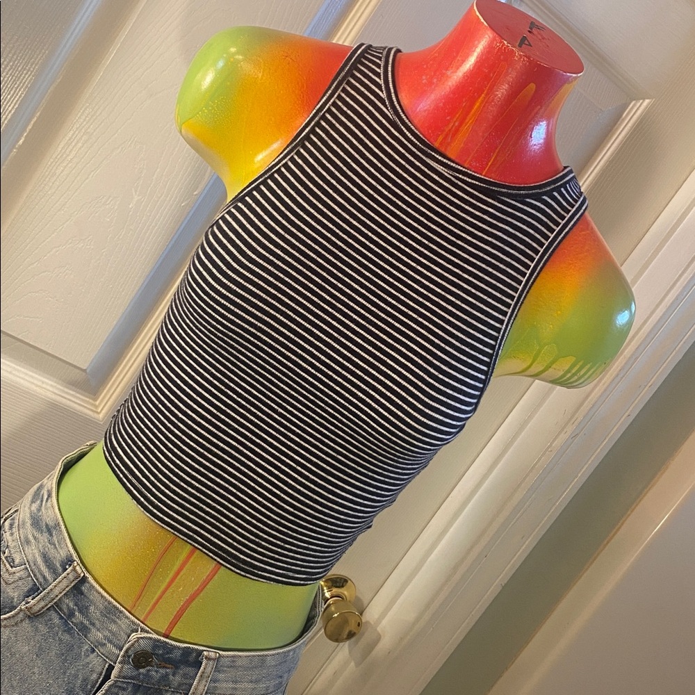 WILD FABLE Black and White Striped Crop Top - Picture 9 of 11